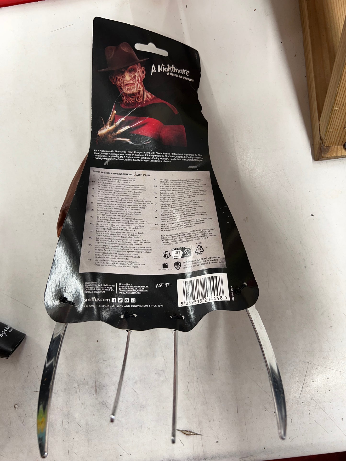 Guante Freddy Krueger de Pesadilla en Elm Street - Con licencia oficial