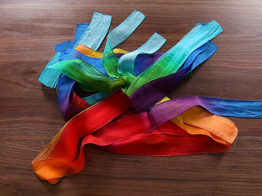 Serpentina de seda con punta del pulgar