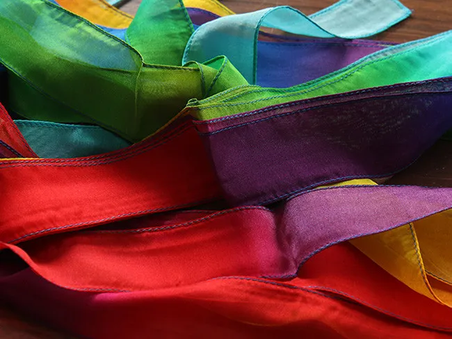 Serpentina de seda con punta del pulgar