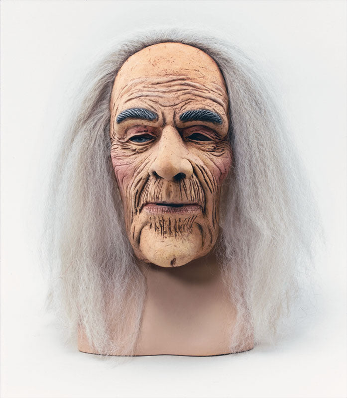 Máscara de anciano espeluznante con pelo