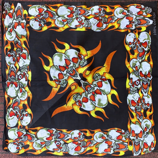 Bandana del trío de calaveras llameantes