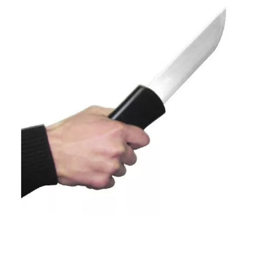 Cuchillo a través del brazo