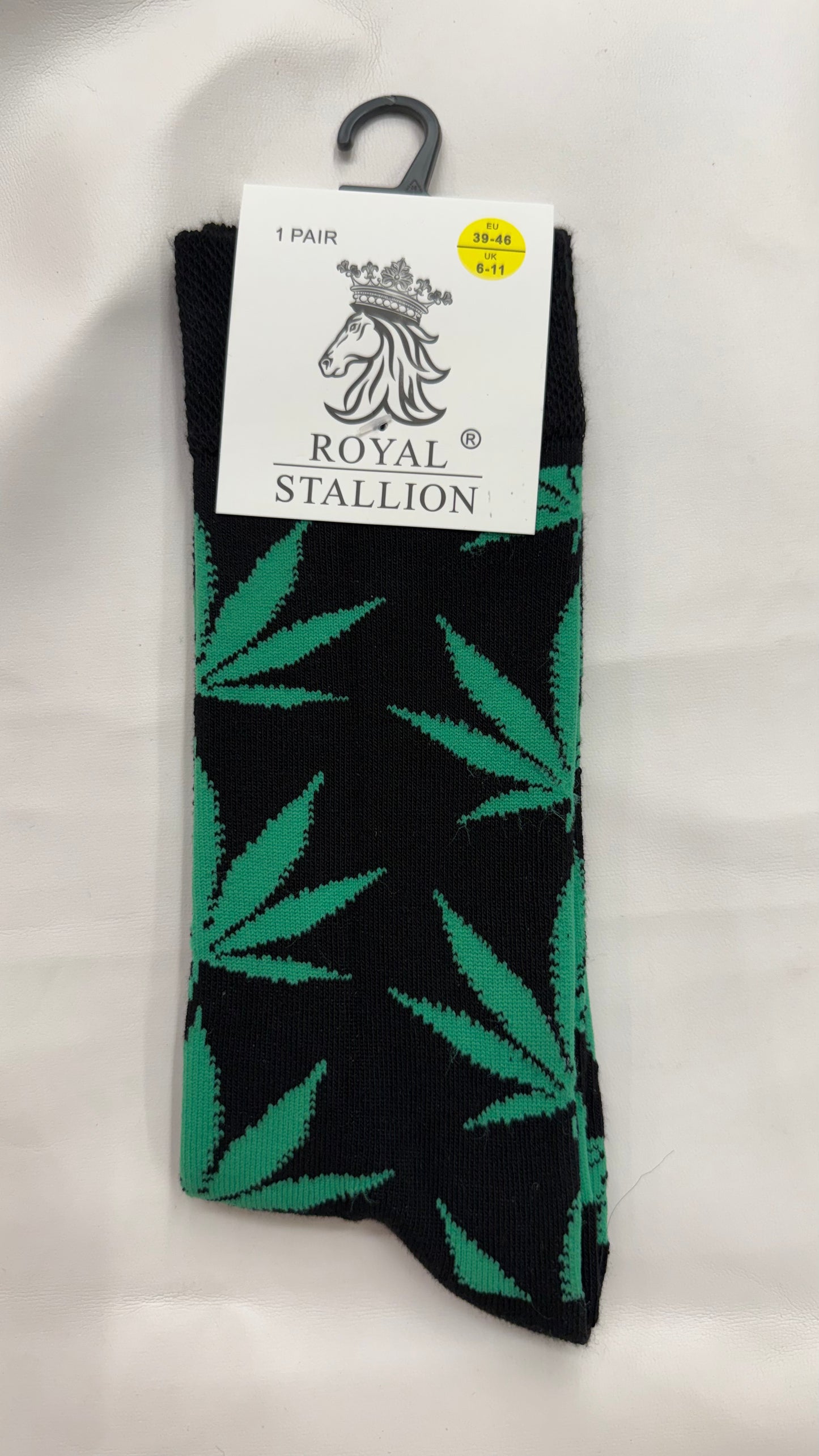 Cannabis Leaf Socks - UK Size 6-11